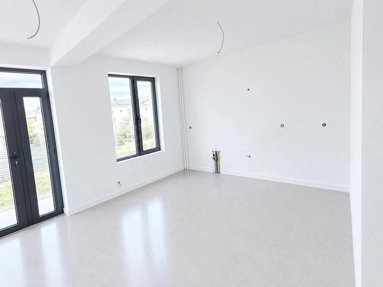 Casă cu 4 camere cu Teren 220 Mp în Exterior Vest