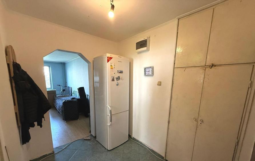 Apartament cu 3 camere în Crângași