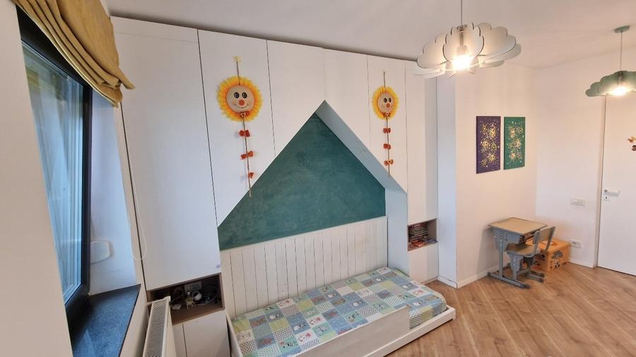 Apartament cu 3 camere decomandat, mobilat în Central
