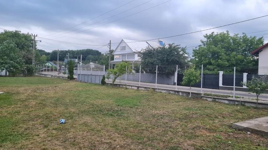Casă cu 4 camere în Crăcăoani