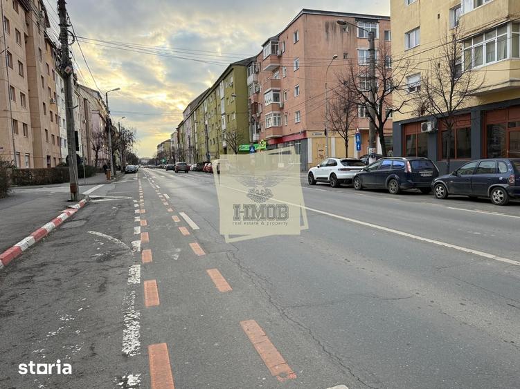 Apartament cu 3 camere semidecomandat în Vasile Aaron