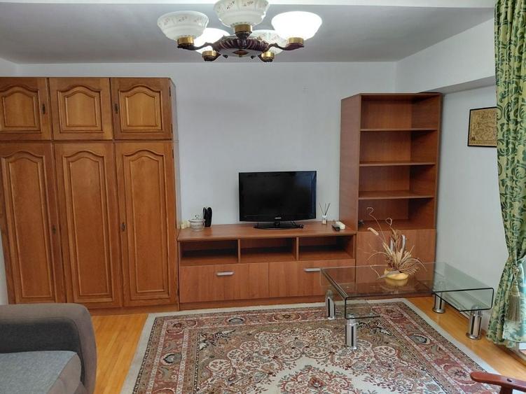 Apartament cu 2 camere decomandat în Lacu