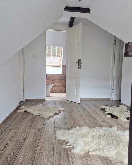 Casă cu 5 camere cu Teren 1578 Mp în Poiana Horea