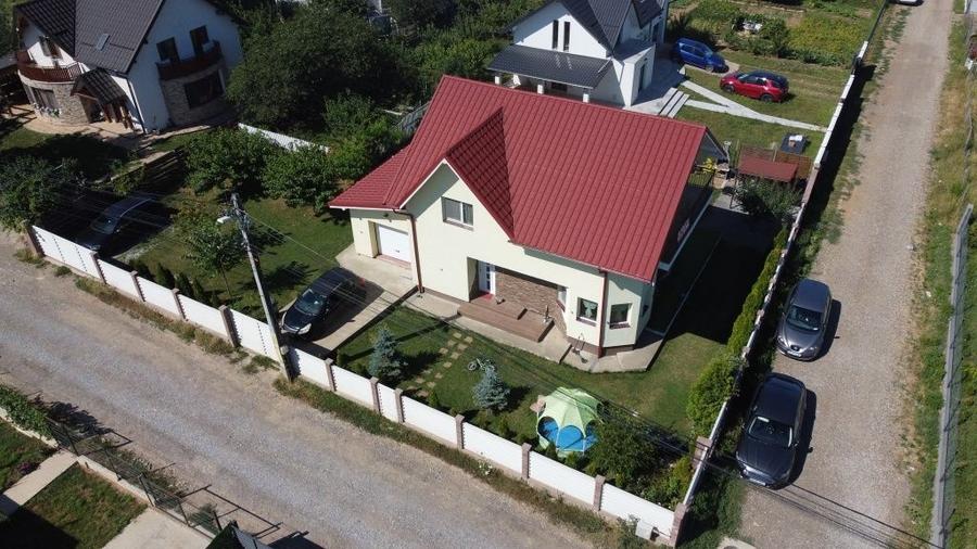 Casă cu 4 camere în Vișan