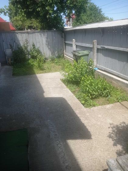 Casă cu 4 camere în Gara Veche