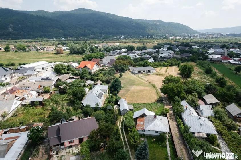 Casă cu 5 camere cu Teren 4242 Mp în Lunca (Vânători-Neamț)