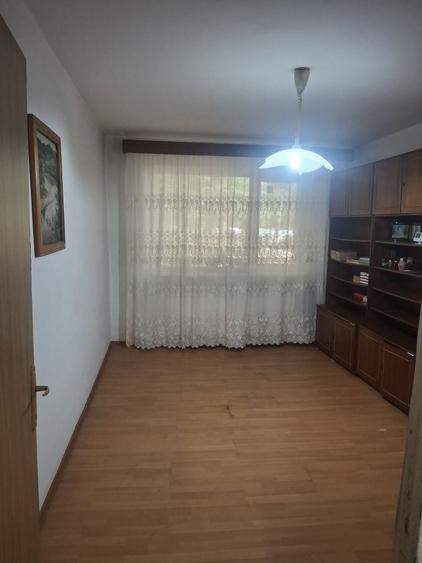 Apartament cu 2 camere semidecomandat în Exterior Vest