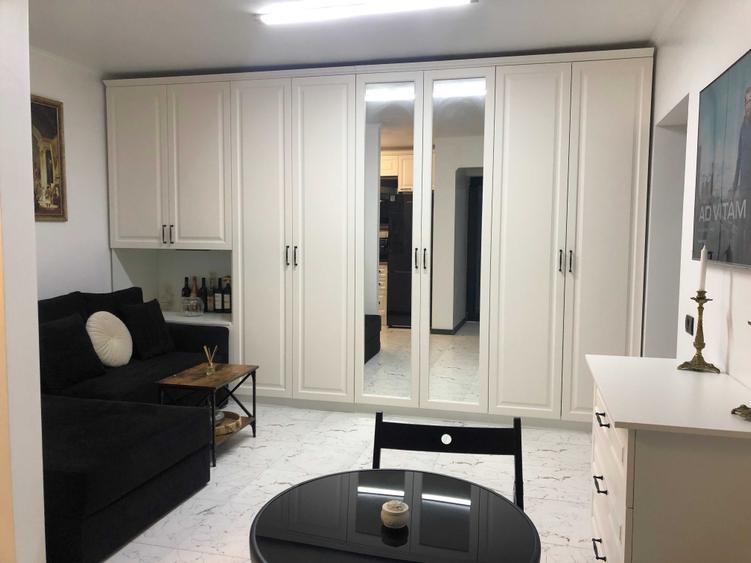 Apartament cu 2 camere decomandat în Apărătorii Patriei