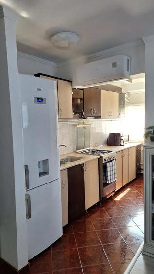 Apartament cu 3 camere nedecomandat în Exterior Vest
