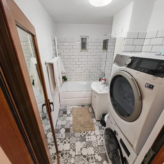 Apartament cu 3 camere decomandat, mobilat în Steaua