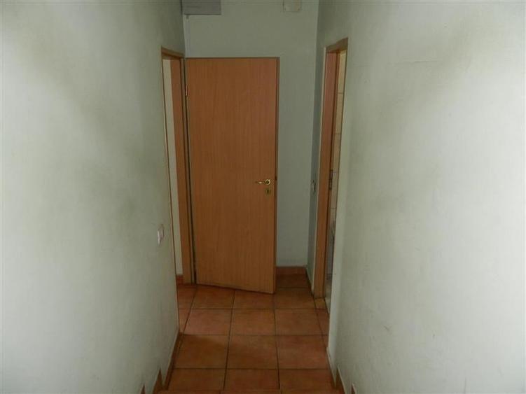Casă cu 7 camere cu Canalizare în Lipovei