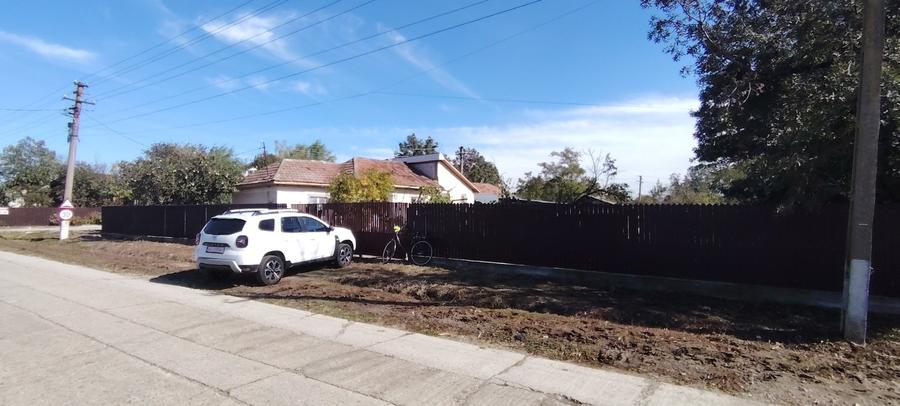 Casă cu 2 camere cu Teren 1400 Mp în Șerbănești