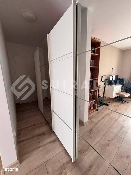 Apartament cu 3 camere semidecomandat în Central