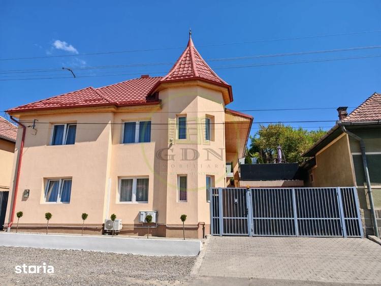 Casă cu 5 camere cu Teren 600 Mp în Central