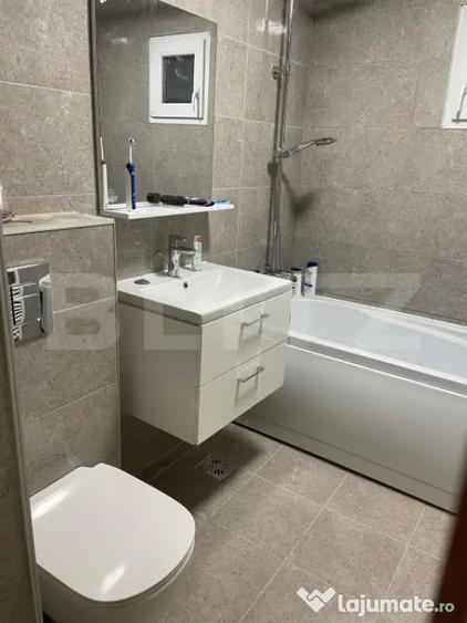 Apartament cu 3 camere decomandat în Central
