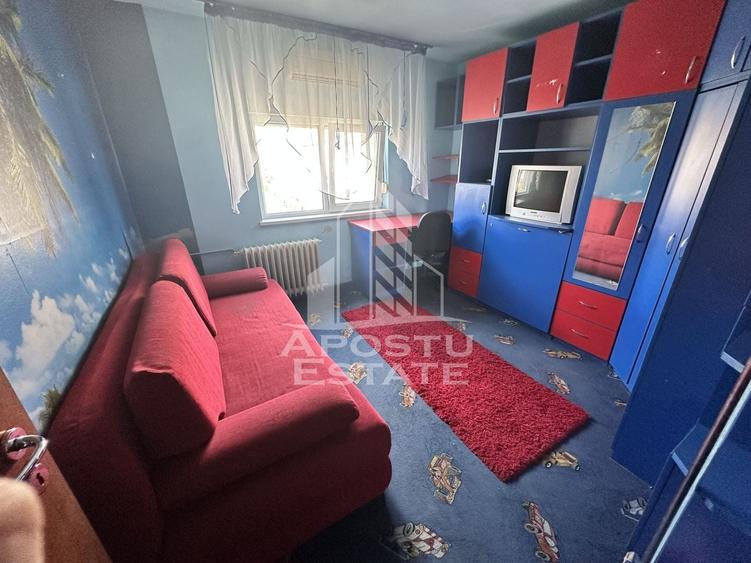 Apartament cu 2 camere decomandat, mobilat în Girocului