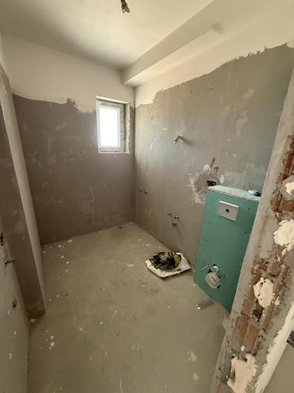 Apartament cu 3 camere decomandat în Dobroești