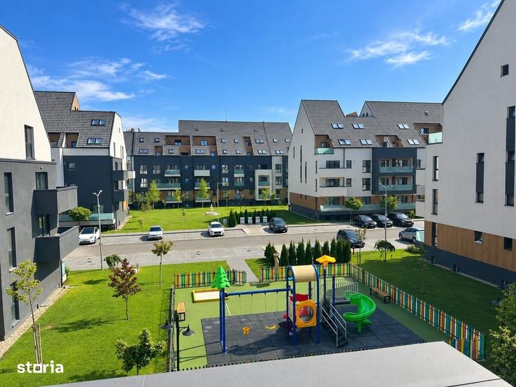 Apartament cu 3 camere decomandat în Tractorul