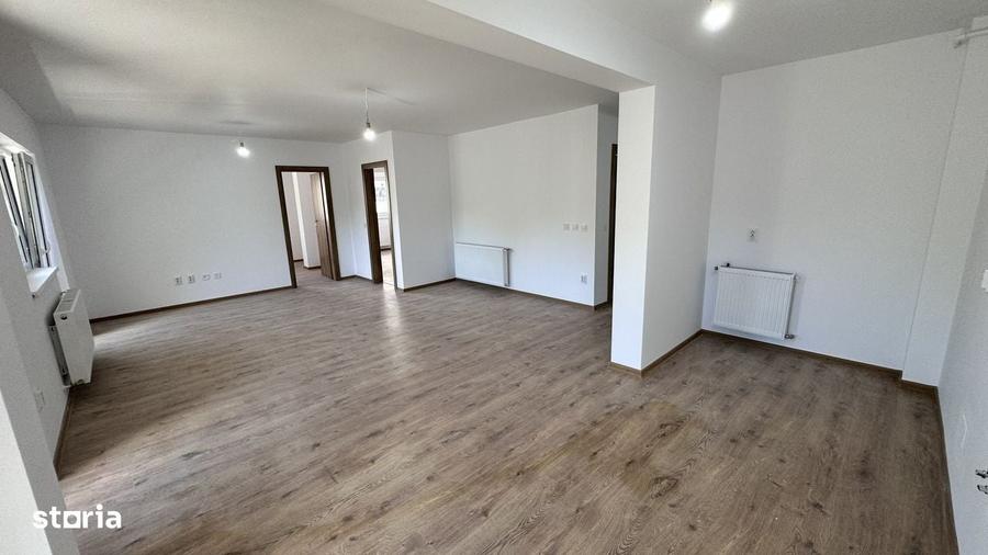 Apartament cu 4 camere decomandat în Șelimbăr