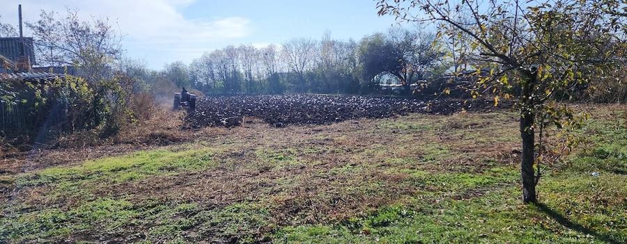 Teren de 5700 mp, în Cocani