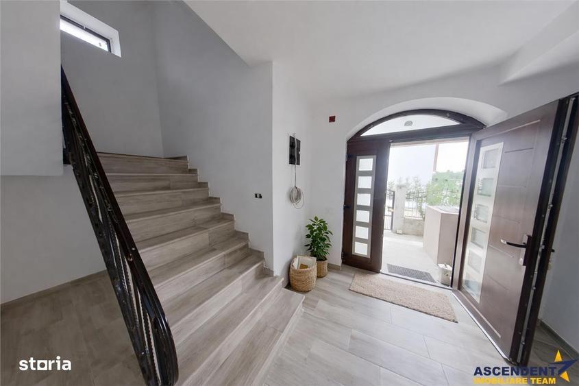 Casă cu 9 camere decomandat cu Teren 843 Mp în Bunloc
