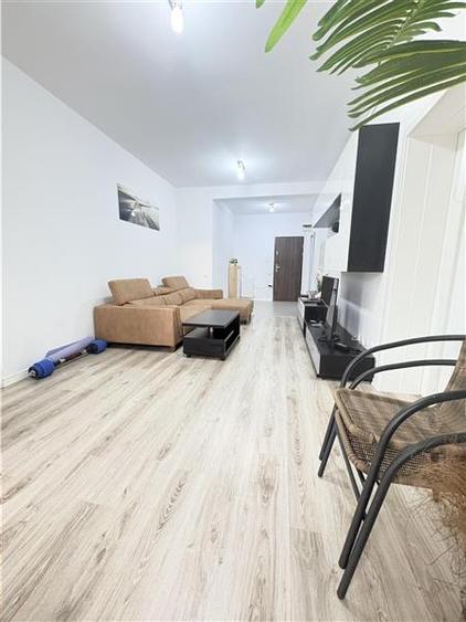 Apartament cu 2 camere semidecomandat, mobilat în Tomis Nord