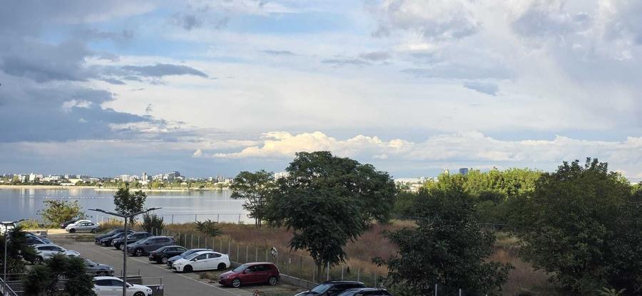 Apartament cu 2 camere decomandat în Lacul Morii