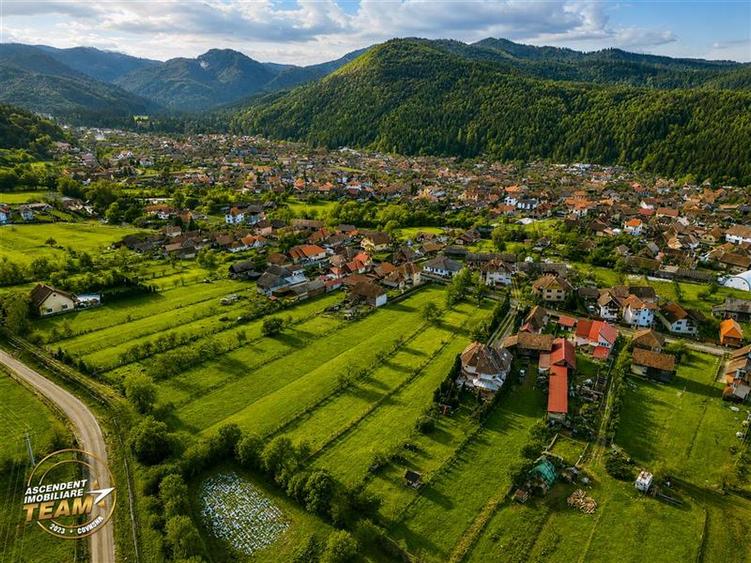 Teren agricol intravilan de 2059 mp, în Central