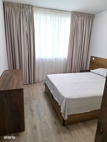 Apartament cu 6 camere decomandat în Central