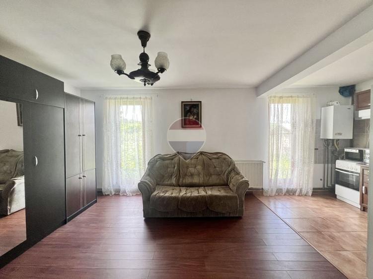 Casă individuală cu 3 camere cu Teren 8774 Mp în Albota