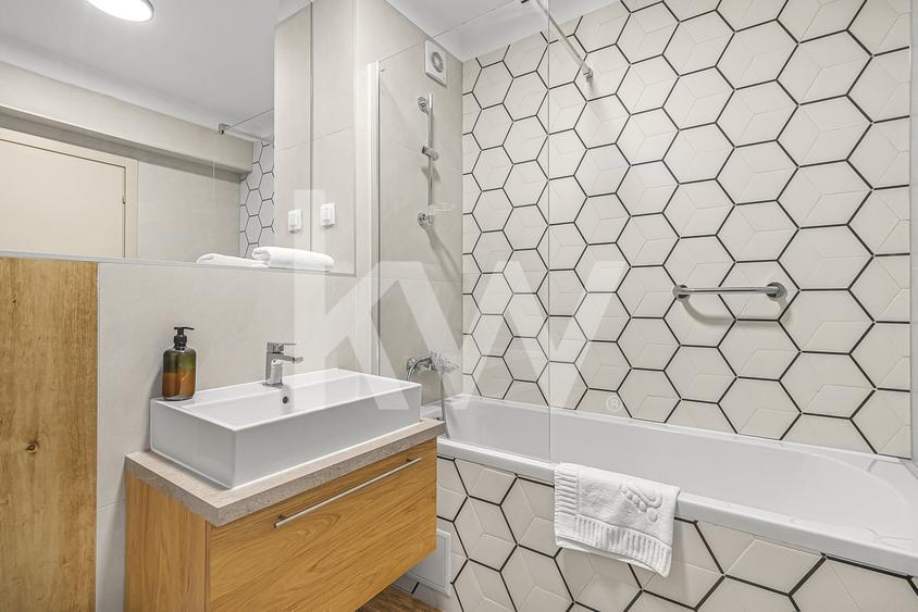 Apartament cu 3 camere decomandat, mobilat în Tractorul