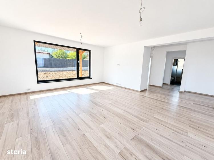 Casă cu 3 camere cu Teren 650 Mp în Tomești