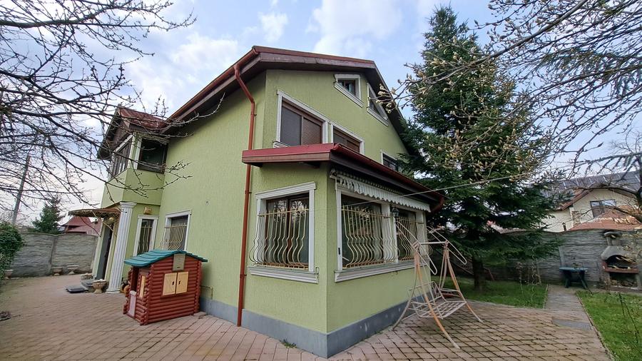 Casă individuală cu 5 camere cu Teren 893 Mp în Ultracentral