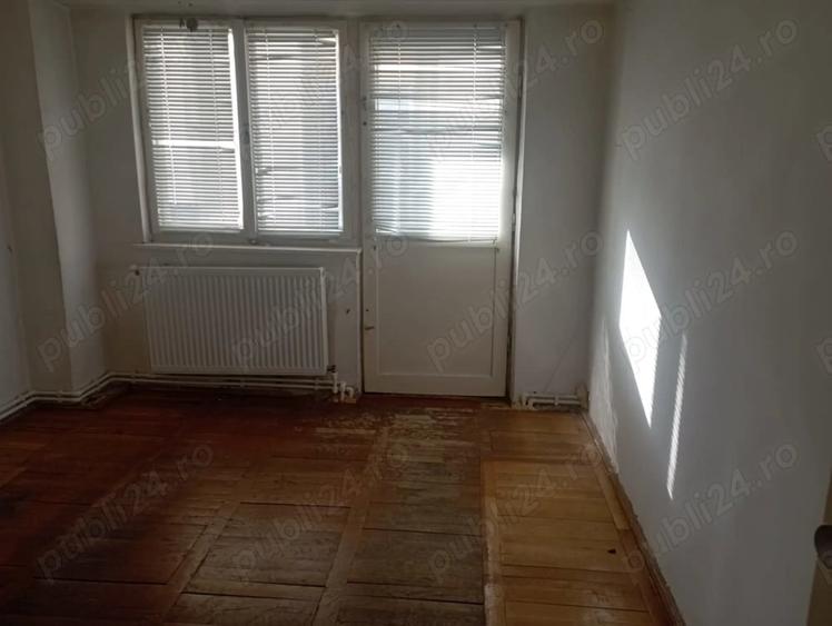 Apartament cu 3 camere decomandat în Decebal