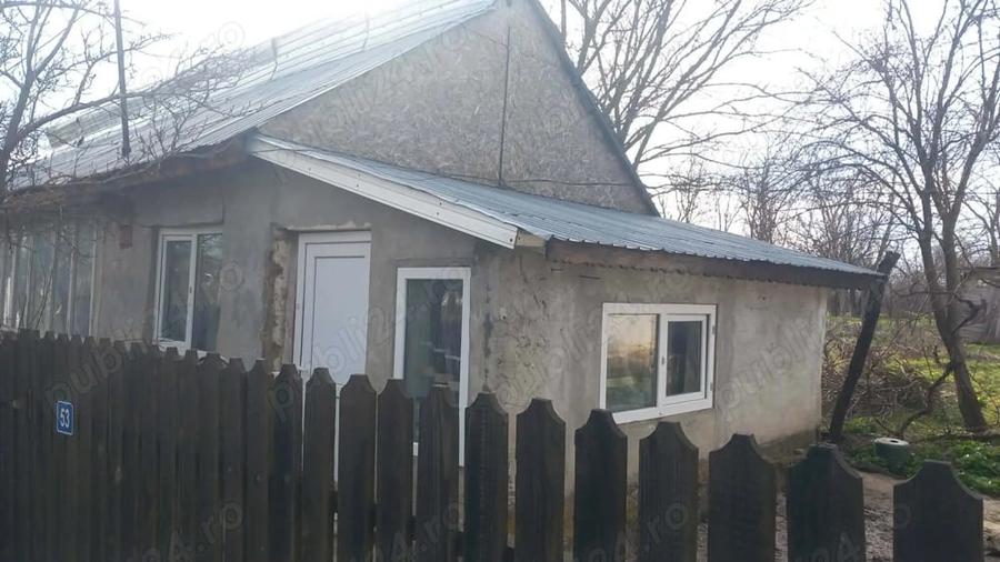 Casă cu Teren 943 Mp în Vâlcelele