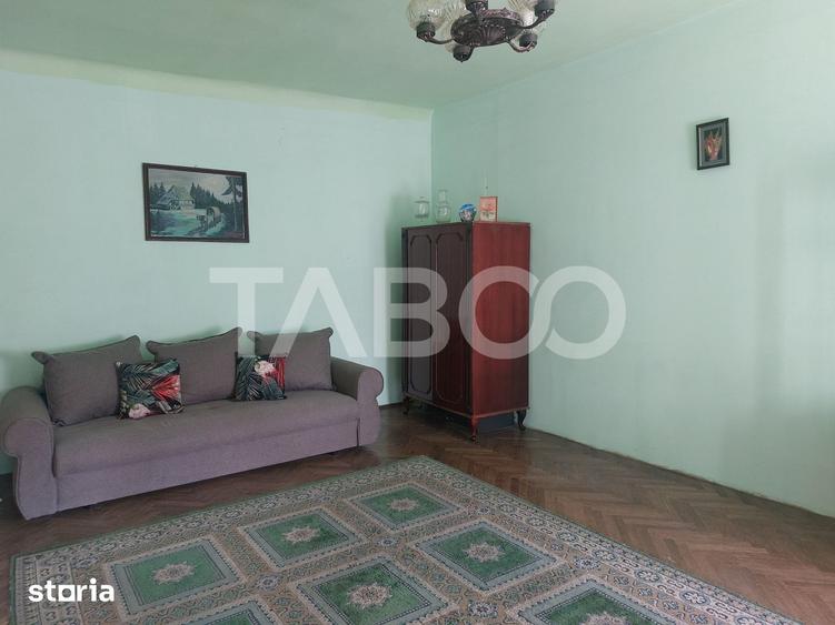 Apartament cu 3 camere semidecomandat în Central
