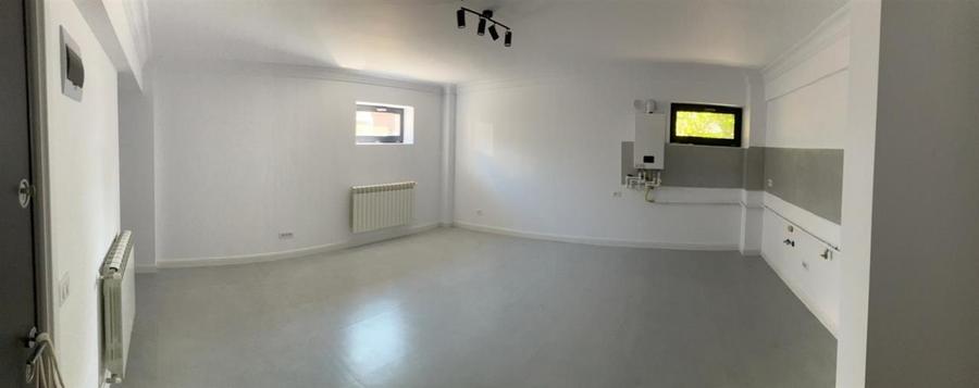 Garsonieră decomandată în Valea Adâncă