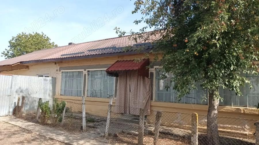 Casă cu 6 camere cu Teren 1300 Mp în Mărunței