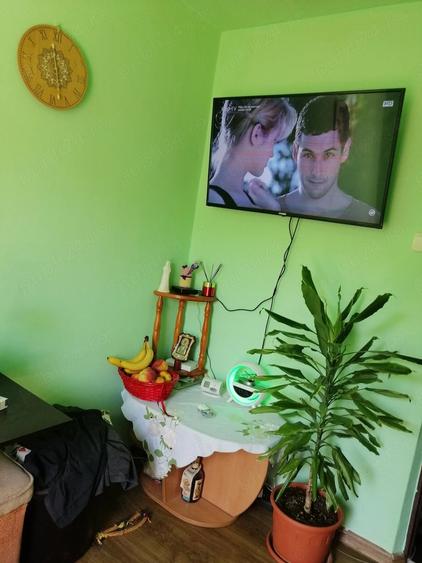 Apartament cu 3 camere semidecomandat în Moroasa 2