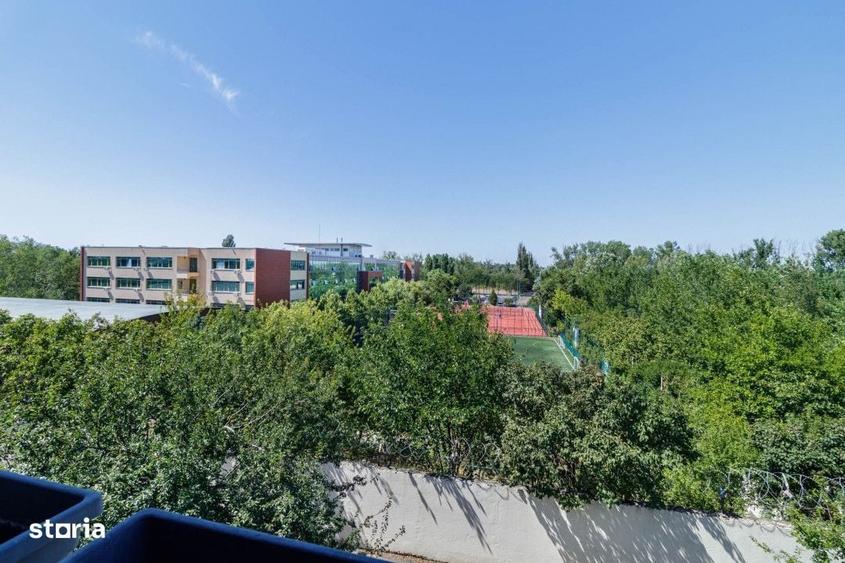 Casă cu 4 camere în Sintești