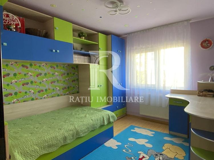 Apartament cu 3 camere decomandat, mobilat în Nufărul