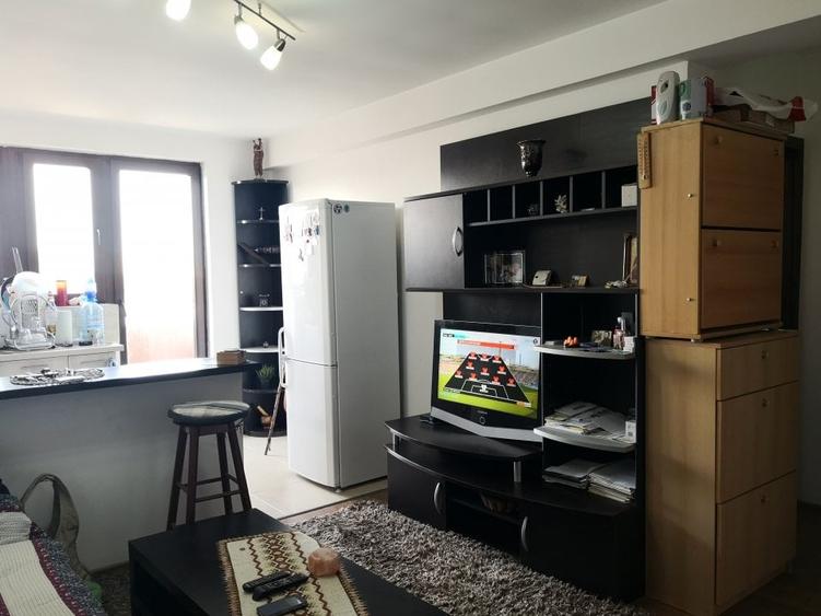Apartament cu 2 camere decomandat, mobilat în Ultracentral