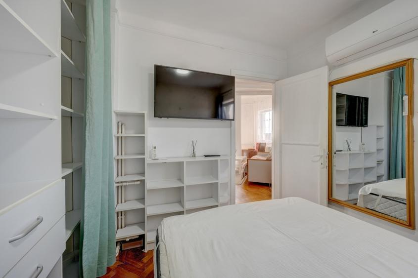 Apartament cu 2 camere semidecomandat, mobilat în P-ța Romană