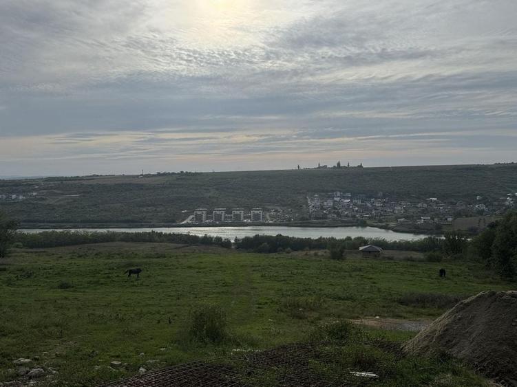 Teren de 1674 mp, în Aroneanu