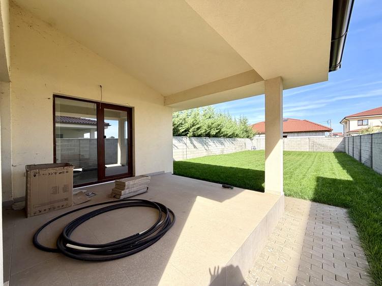 Duplex cu 5 camere cu Canalizare în Dumbrăvița