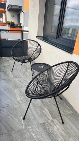Apartament cu 3 camere decomandat, mobilat în Tractorul
