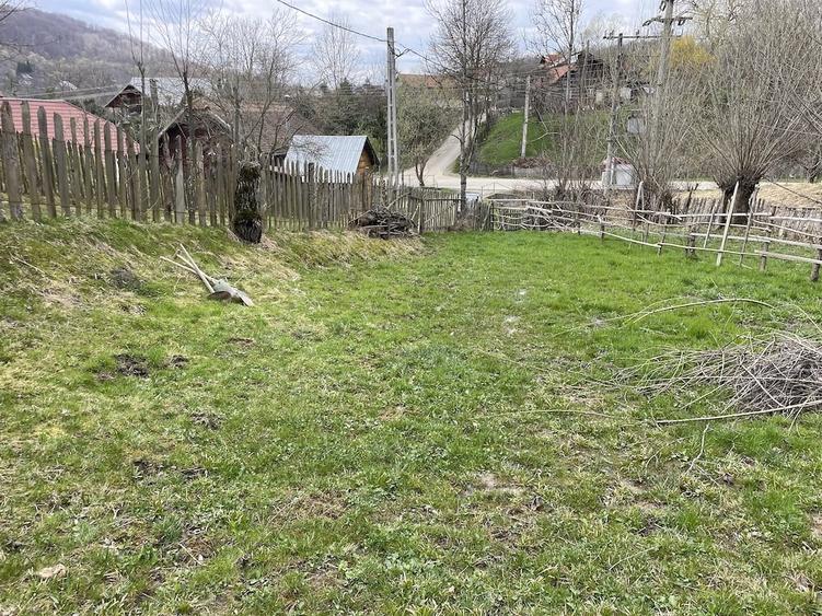 vand 2300m2 teren intravilant comuna secaria - 7