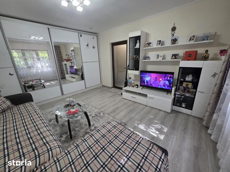 Garsonieră decomandată în Școlilor