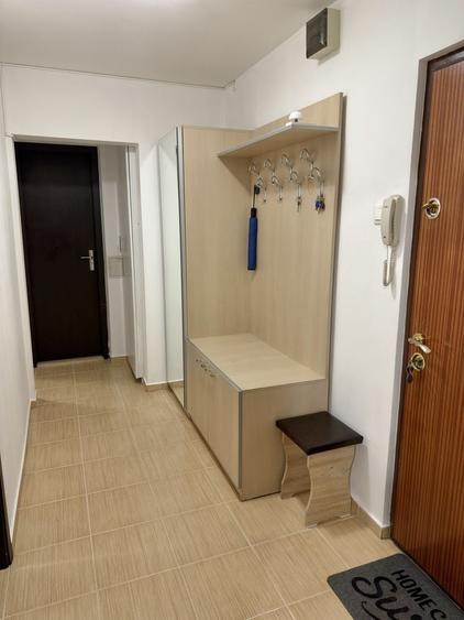 Apartament cu 2 camere decomandat în Titan