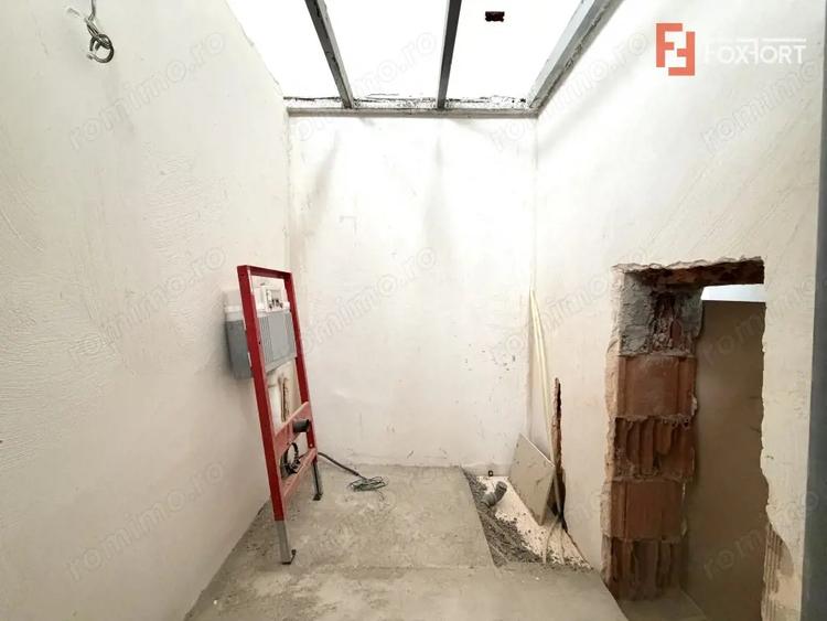 Apartament cu 4 camere decomandat în Dumbrăvița